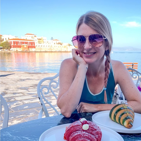 Meet your Posher, Katherine - Picture 1 of 1